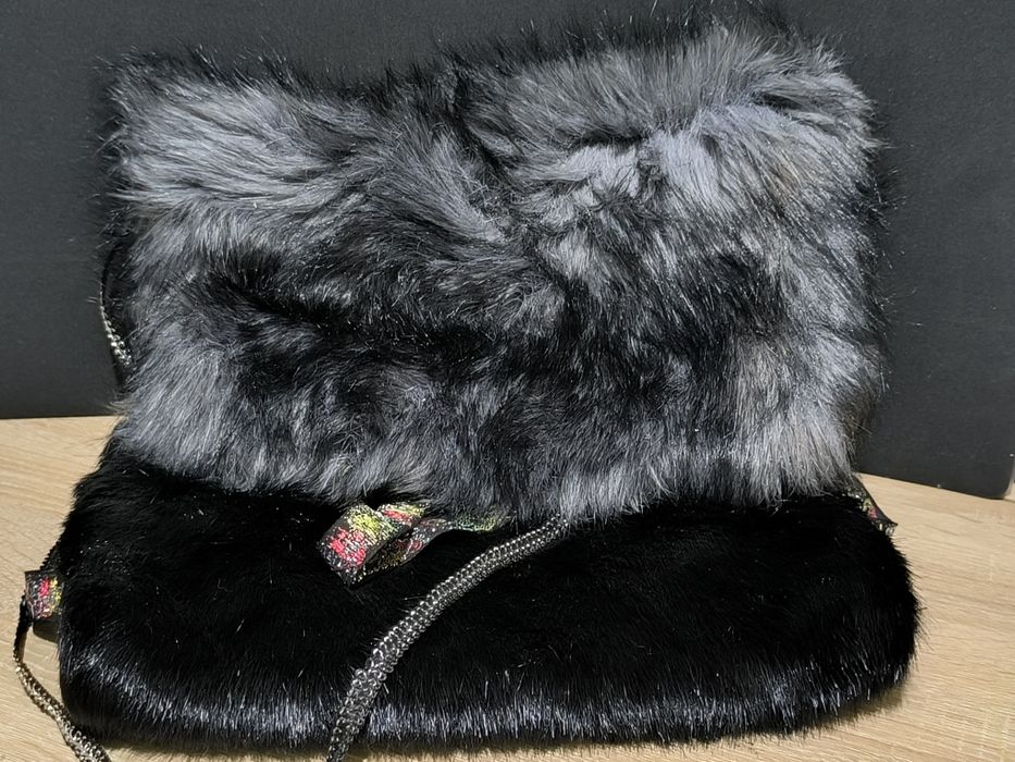 Головные уборы и палантины