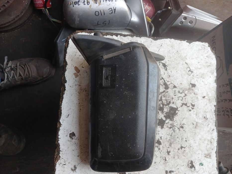 Зеркало Тоета Старлет левое