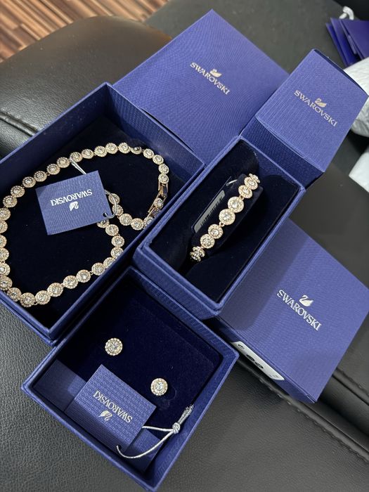 Set bijuterii damă noi.