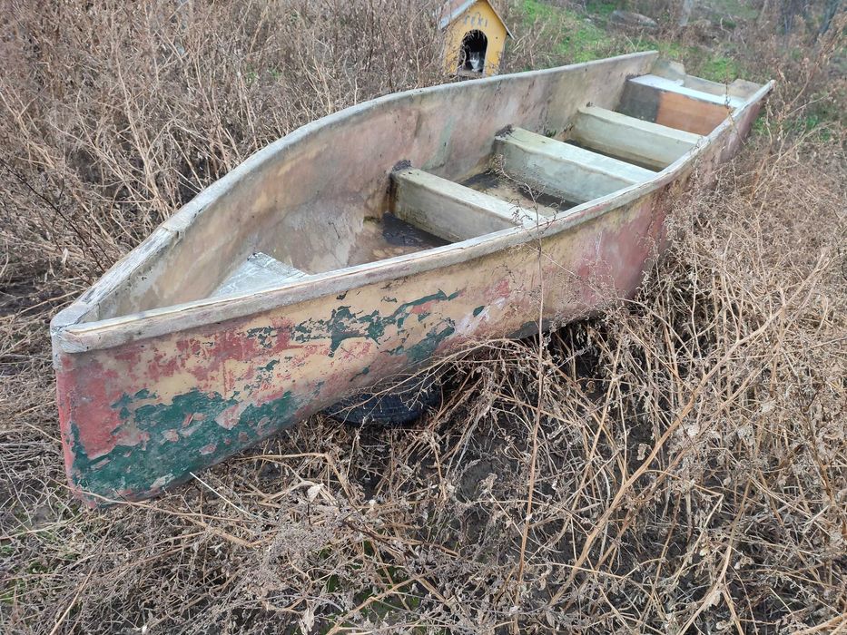 Barca fibra pentru pescuit sau agrement