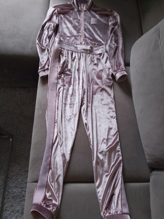 Кадифен спортен екип ЕА7 Emporio Armani