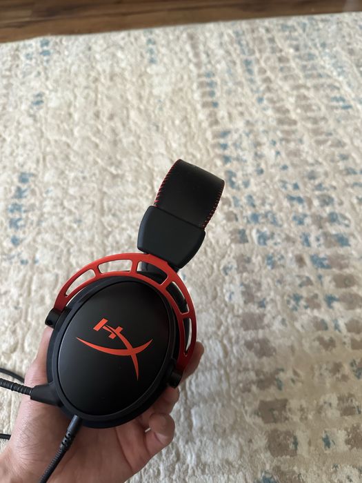 Наушники HyperX Cloud Alpha Wired Gaming Headset  в идеальном состояни