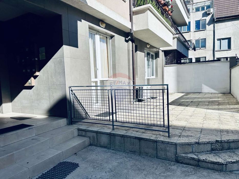 Продава се Тристаен апартамент в Варна, Бриз - 108 кв.м за 1843 €/кв.м - Снимка #11