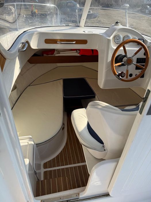 Barcă Quicksilver Pilot House 640 + Peridoc