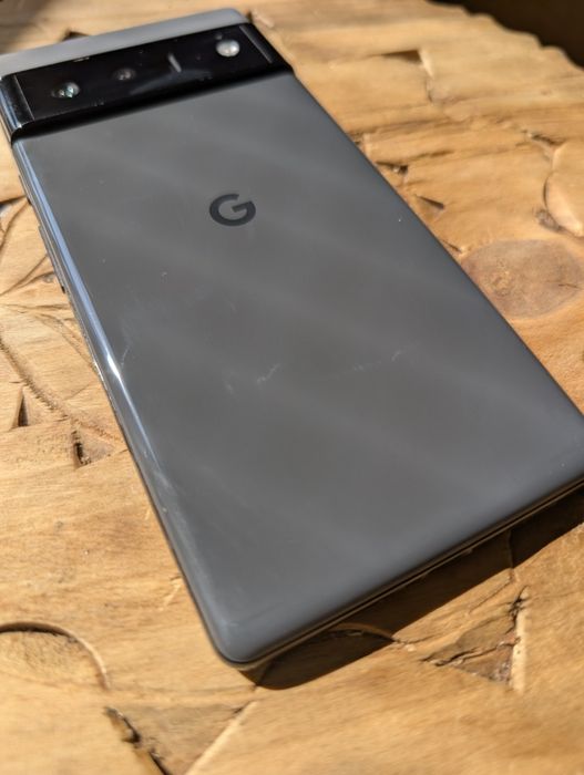 Google Pixel 6 Pro 256 GB + 2 ecrane de schimb + 3 huse + 3 folii privacy