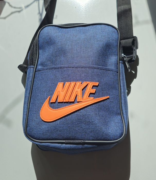 Vand Geanta de umar barbati de firma Nike, Adidas ,lacoste Super pret!