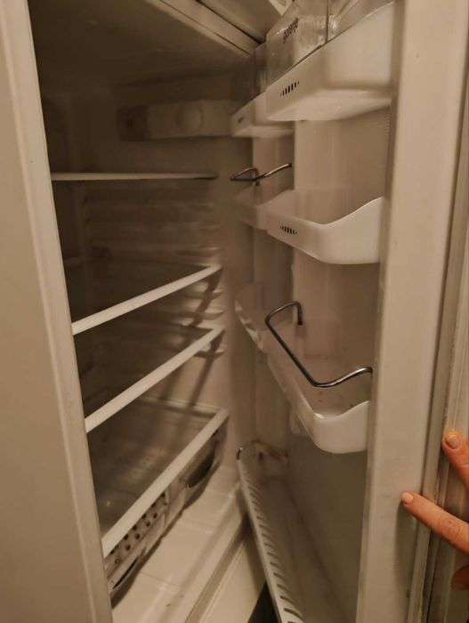 Хладилник Gorenje с долна фризерна част