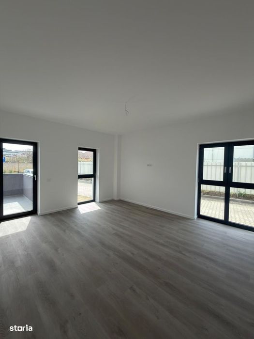 Apartament 3 camere de închiriat Tractorul Brașov–ideal birouri/firma