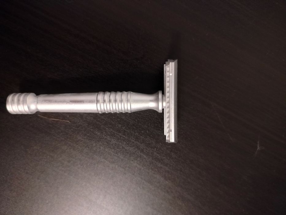 Aparat de ras Razorock Lupo