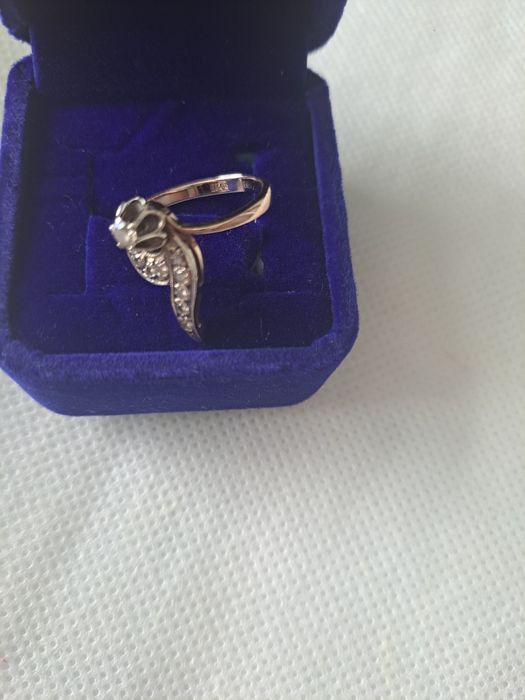 Продам кольцо, золото