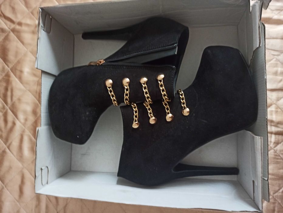 Дамски обувки на ток