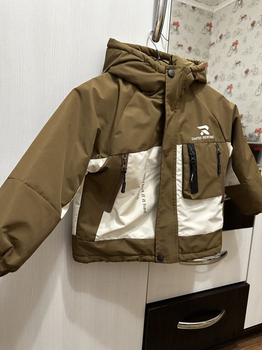 Весенняя куртка на ребенка