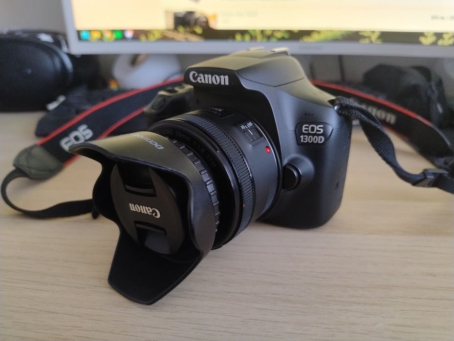 Фотоапарат Canon 1300d + 3 обектива + аксесоари