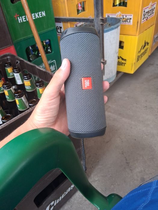 Vând boxa jbl filp 2 essential