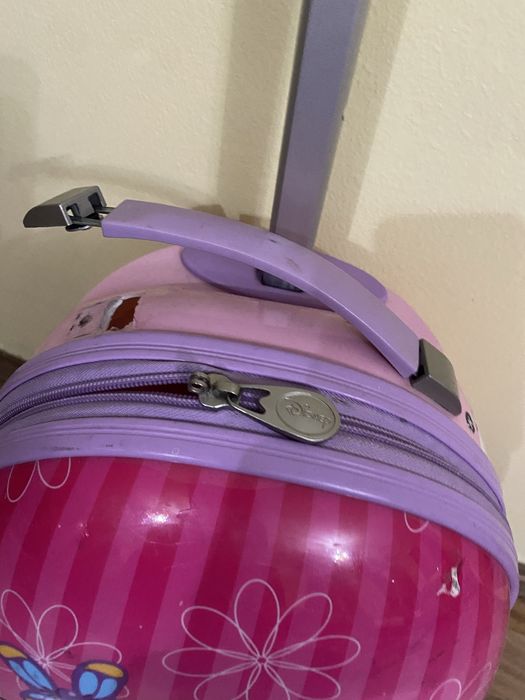 Продам детский чемодан на колесиках