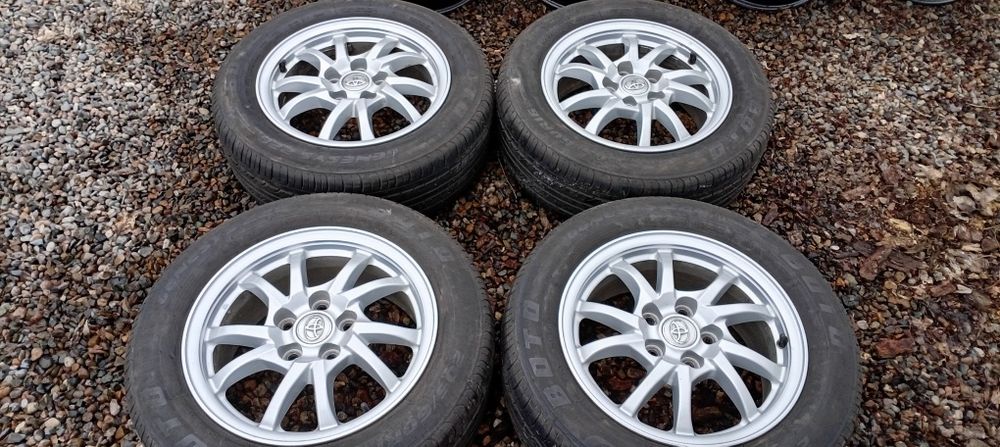 Продам комплект шин с дисками