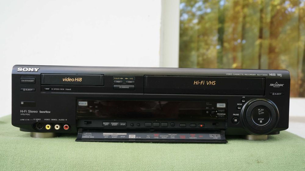Video recorder COMBO VHS Video Hi8 Sony SLV-T2000