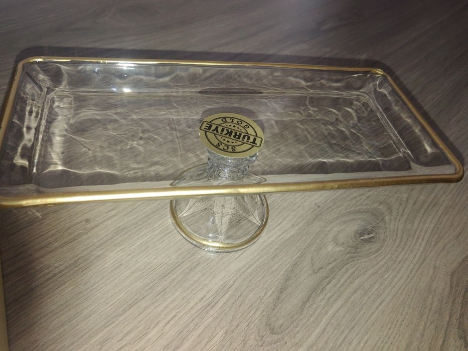 Продаются вазы для печенного и фруктов.