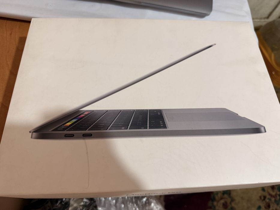 Срочно продам MacBook Pro 2019