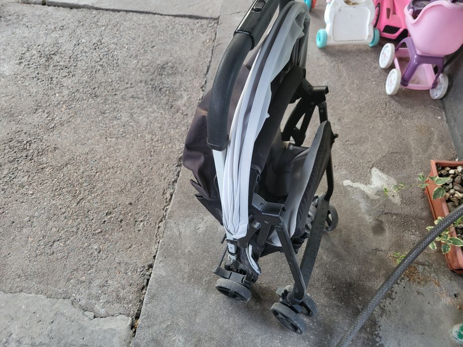 Продам детскую коляску Chicco