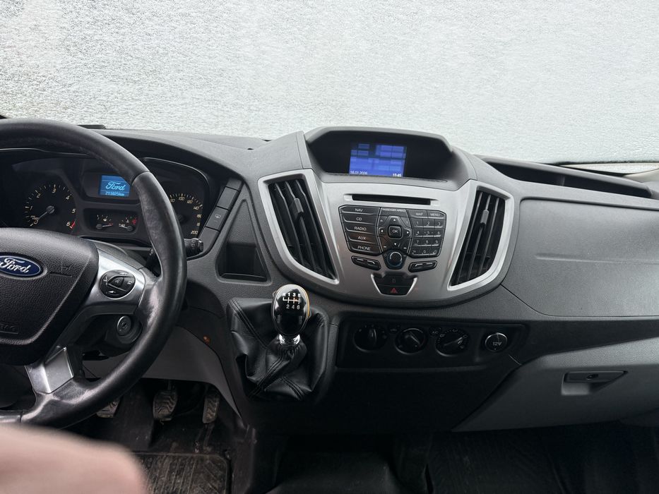 Ford Tranzit 8 locuri
