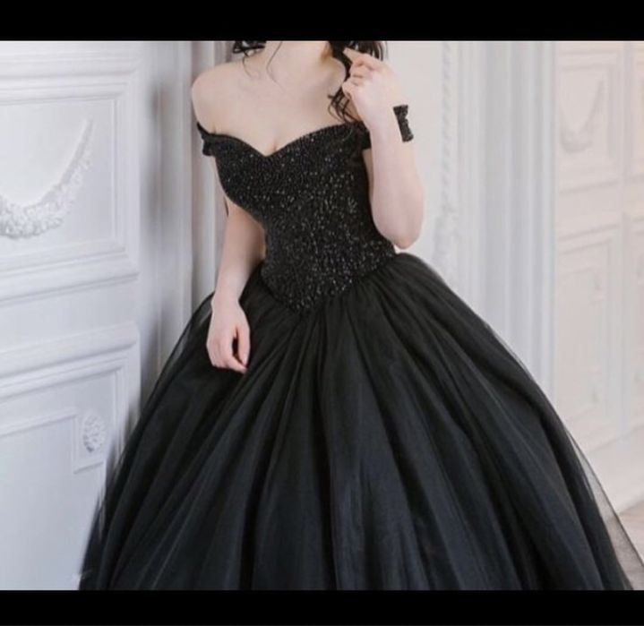 Платье на выпускной черное бальное