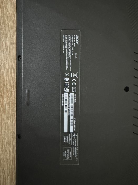 Продам не рабочий ноутбук