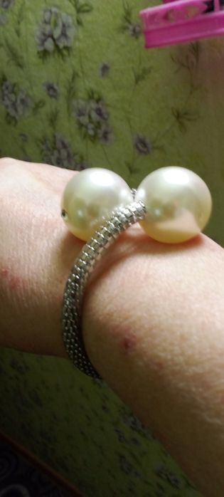 Украшение-бижутерия