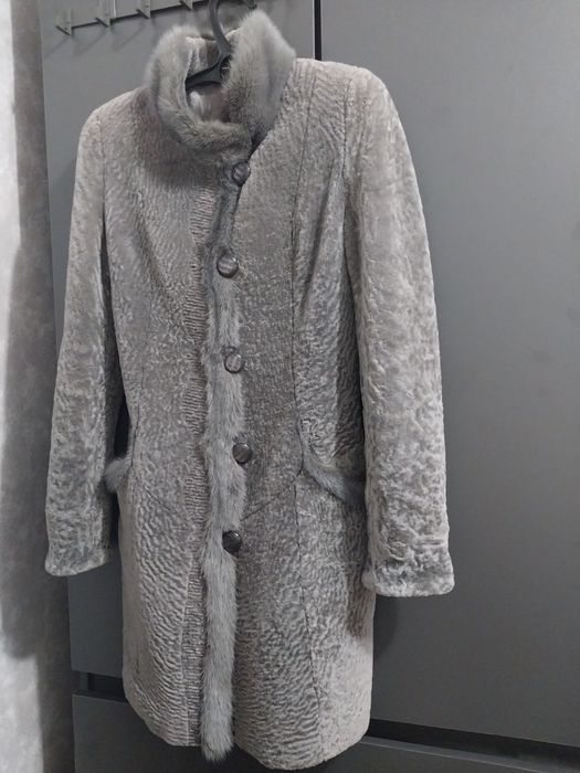 Продаю шубу (цигейка)