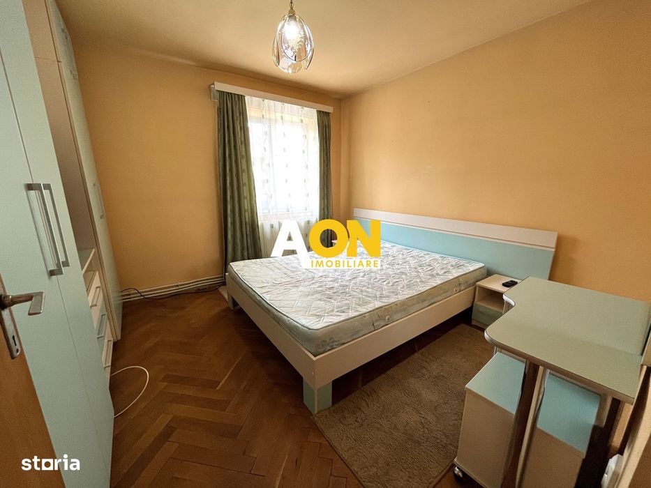 Apartament cu 3 Camere, Etaj Intermediar, Zona Cetate