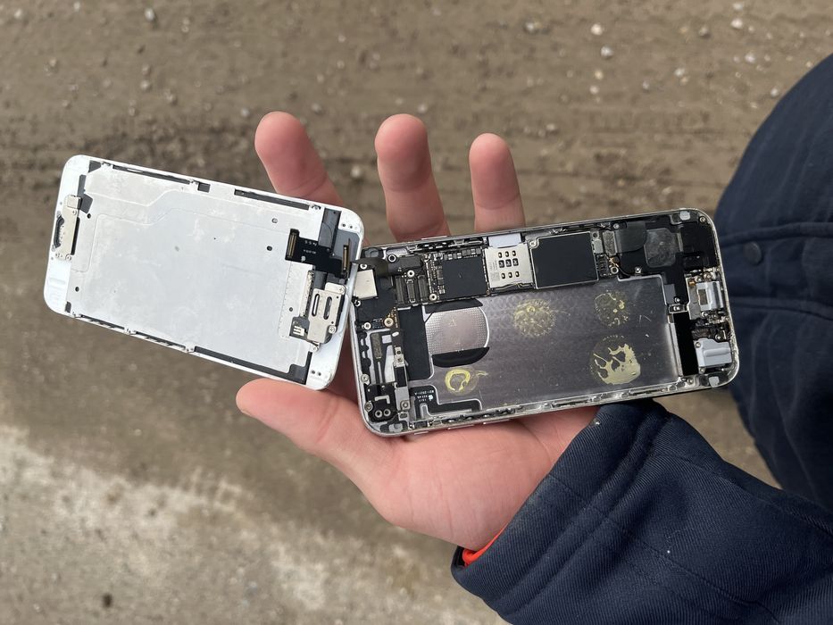 Айфон 6с в иделаьном состаяний нужен  только батарея