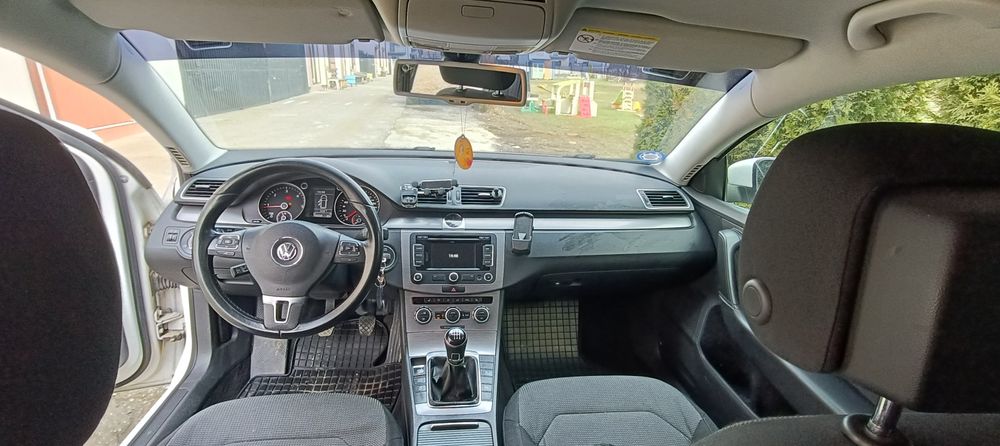 Vând Volkswagen Passat