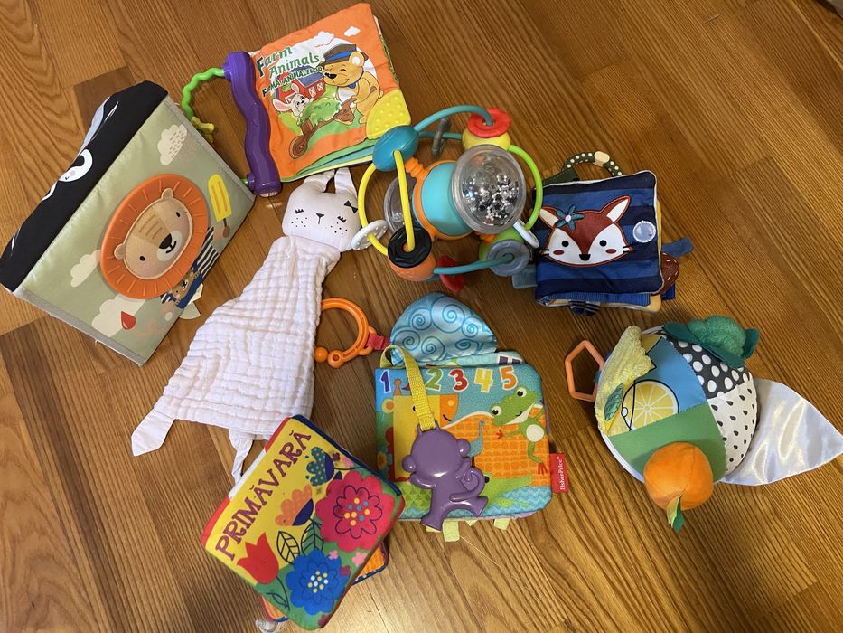 Jucarii bebe 0-12 luni
