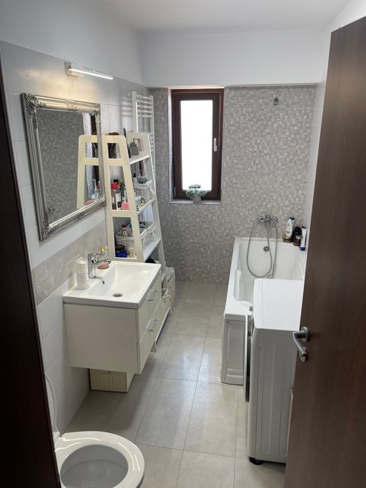 Inchiriez apartament 2 camere in zona centrala