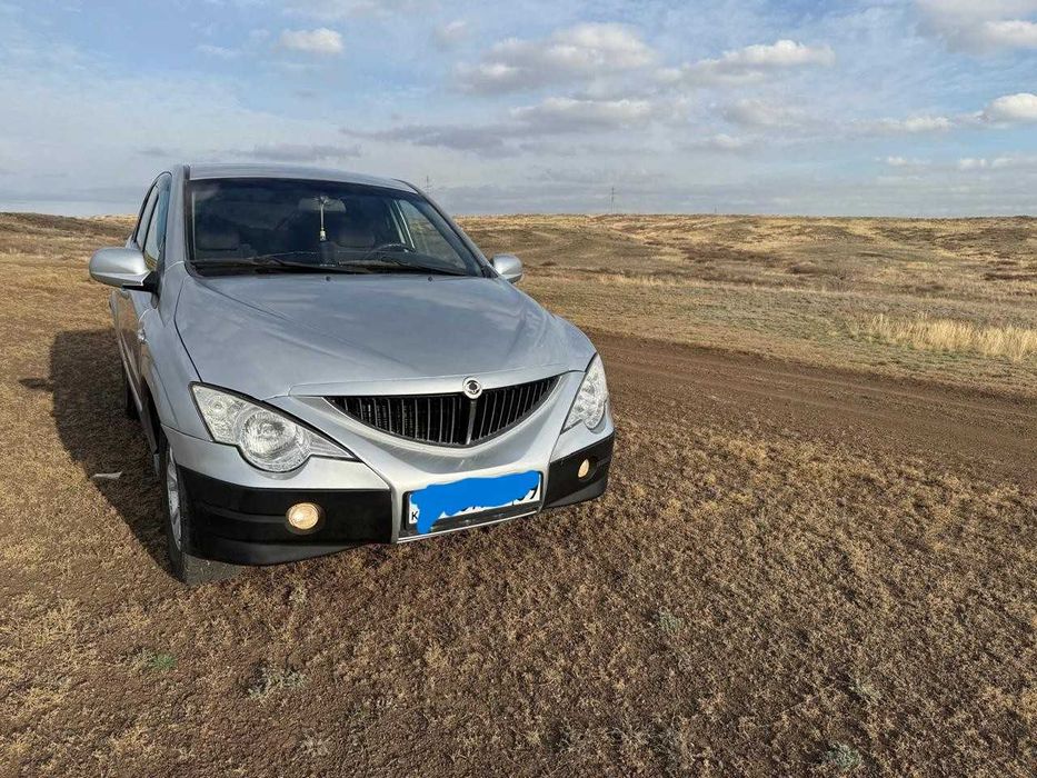 Продам автомобиль 2012 года