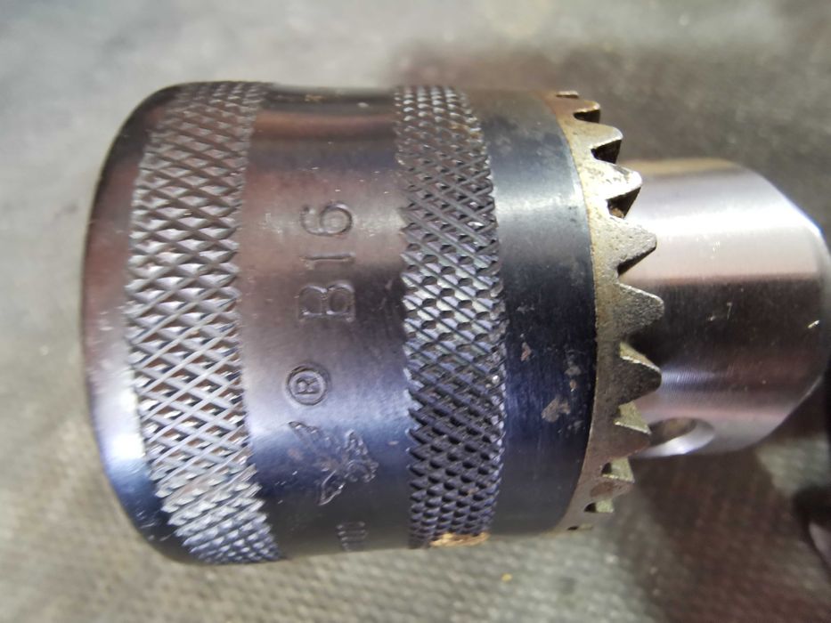 Патрон В 16 СССР для для сверильного станка.