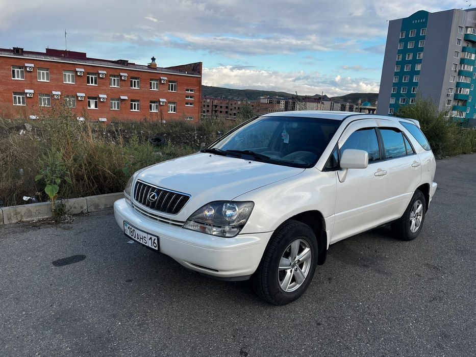 Продам автомобиль Lexus RX 300