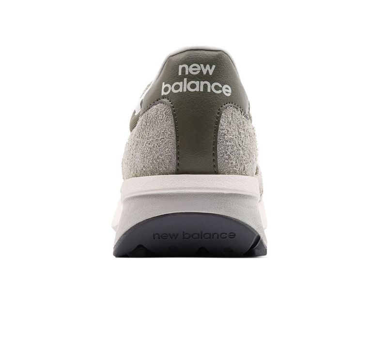 New Balance  370