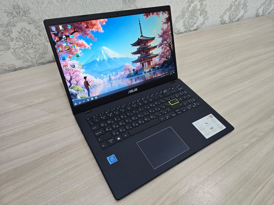 ASUS, 4-х ядер, RAM 8Gb, SSD 256Gb, Full HD IPS