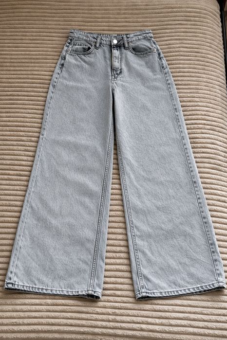 Серые джинсы новые
