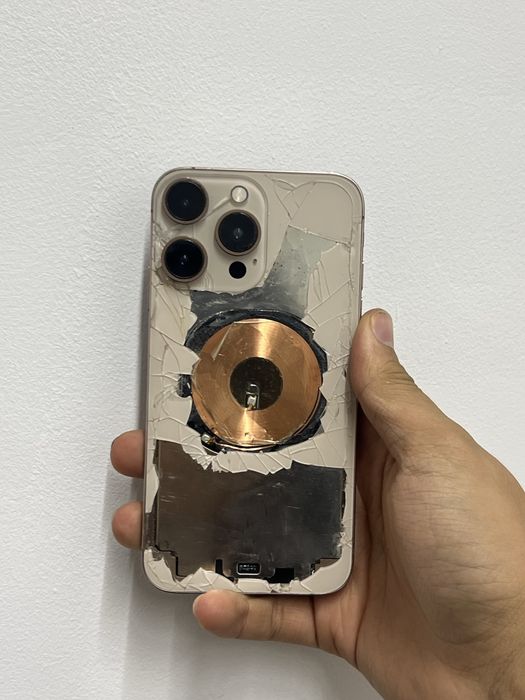 iPhone XR 256 GB в корпусе 16 Pro