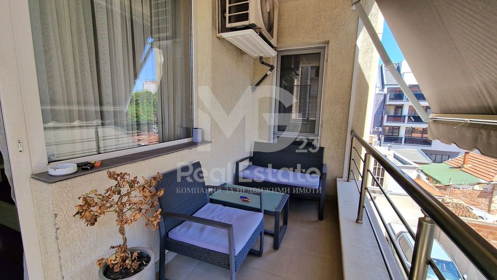 Продава се Тристаен апартамент в Пловдив, Кючук Париж - 85 кв.м за 1230 €/кв.м - Снимка #3