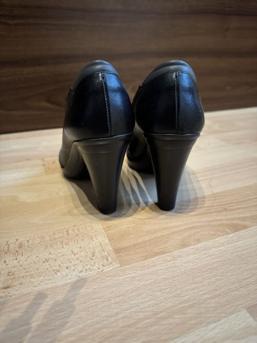 Нови дамски обувки 36 номер естествена кожа