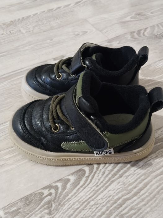 Обувь детская ботинки 26 размер