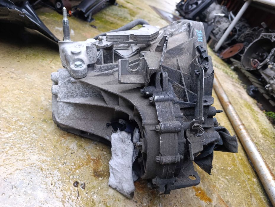 Скоростна кутия за Nissan Juke / Нисан Джук Кашкай 320101KG1B