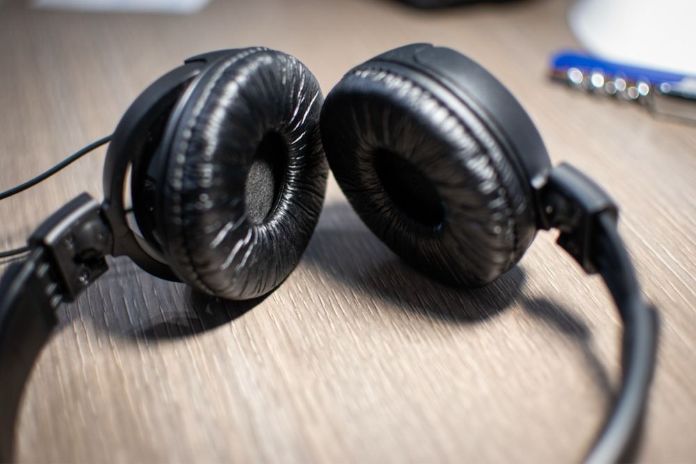Căști on-ear cu fir Sony MDR-ZX110