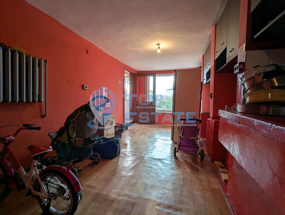 Едноетажна къща в град Павликени