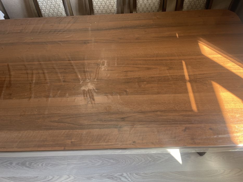 Продам стол обеденный