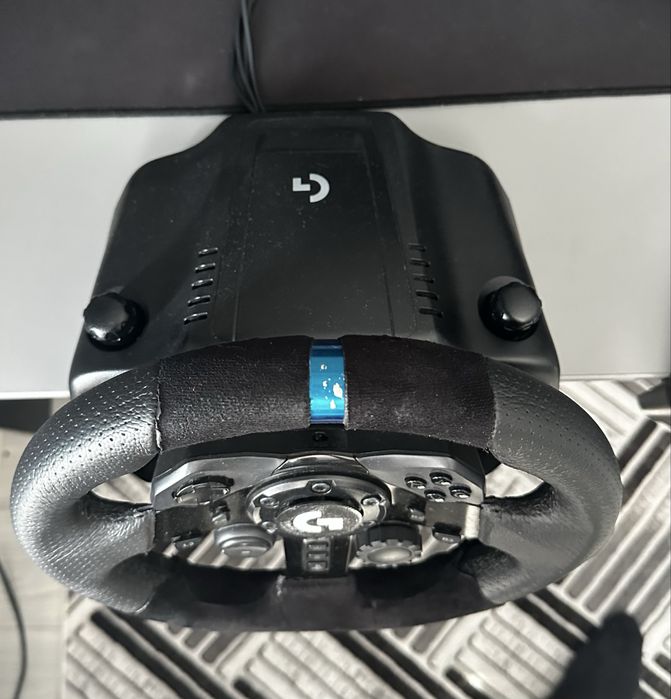Vând volan logitech g923 varianta compatibilă cu PS