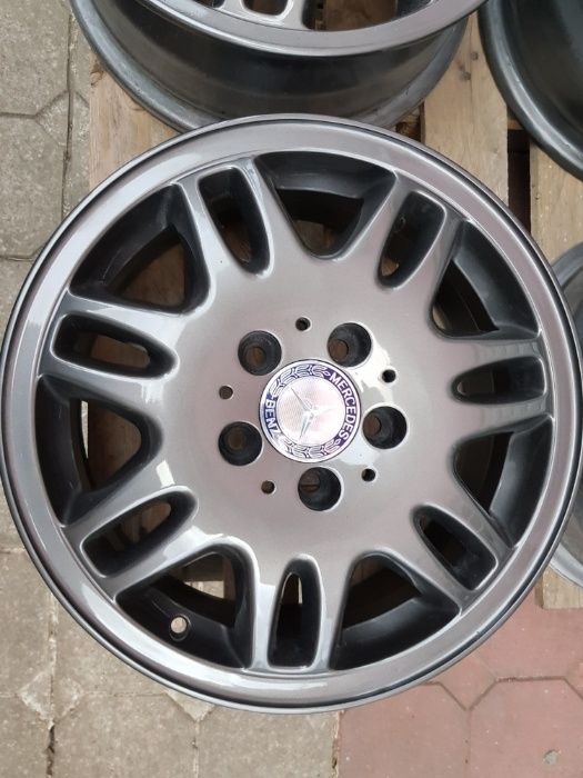 Jante originale Mercedes Vito 6.5x16 et 60 5x112